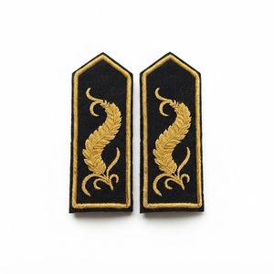 Épaulettes noires et or, paire, motif feuille et branche, brodées à la main, pour cérémonie - Product Image 1