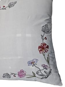 Almohada bordada temática de primavera. Lleva la primavera a tu habitación. - Product Image 6