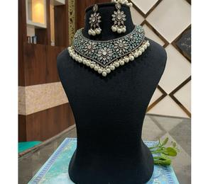 ชุดสร้อยคอทองเหลืองชุบทองประดับเพชรซิร์คอนระยิบระยับ ดีไซน์สวยงามเหมาะสำหรับงานหมั้นและงานแต่งงานของผู้หญิง - Product Image 1