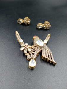 Ensemble de pendentif et boucles d'oreilles en argent plaqué or vintage Amaira Jewels pour femmes, bijoux classiques pour mariage et anniversaire - Product Image 5