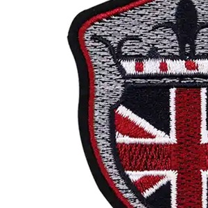 Patch brodé Union Jack avec couronne, design bouclier thermocollant pour vêtements et uniformes - Product Image 2