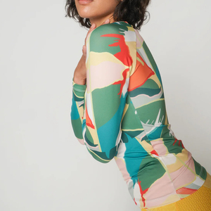 เสื้อรัดรูปออกกำลังกายสำหรับผู้หญิง แบบ OEM สกรีนลายตามสั่ง ด้วยเทคนิค Sublimation สำหรับฟิตเนสและกีฬา เนื้อผ้าสแปนเด็กซ์โพลีเอสเตอร์ สวมใส่สบาย - Product Image 5