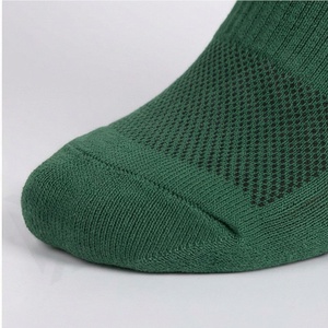 Green Crew <b>Socks</b> Solid Color Knitted Breathable Cotton <b>Men</b> Women Daily Casual Wear Spring Season Standard Thickness - Product Image 6