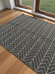 Alfombra Kilim de Lana Hecha a Mano, Diseño Abstracto Moderno, Ecológica, Antideslizante, Tejido Plano, Color Negro y Gris, Estilo Bohemio - Product Image 2