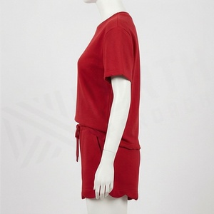 Ensemble décontracté tricoté 2 pièces rouge pour femme : T-shirt à manches courtes et short au-dessus du genou à ourlet festonné, coupe ample, printemps-été - Product Image 3