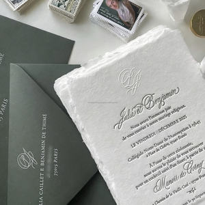 Carte d'invitation RSVP élégante personnalisée avec logo personnalisé, imprimée en typographie à bords festonnés, en papier fait main - Product Image 2