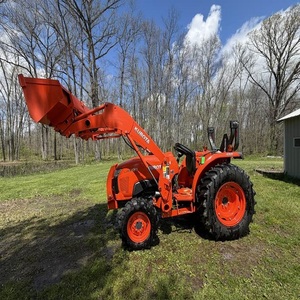 Tracteur Kubota L4600 haute performance avec chargeur frontal pour travaux agricoles, préparation du sol et manutention de matériaux lourds - Product Image 5