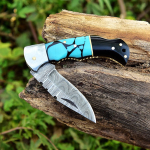 Couteau de poche pliant à verrouillage arrière en acier Damas fait main, incrustation de pierre turquoise, manche en corne noire, étui en cuir, fournisseur d'usine - Product Image 6