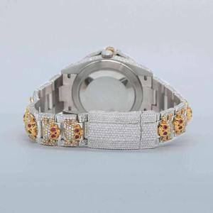 Reloj de Lujo con Diamantes Moissanite, Diseño de Calavera, Dos Tonos Oro y Plata, Movimiento de Cuarzo ETA, Cronógrafo, Estilo Hip Hop, Diseño Personalizado - Product Image 3