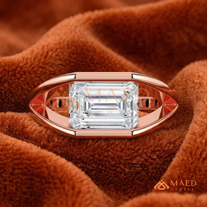 แหวนหมั้นทองคำขาว 14K/18K ประดับมรกตทรงเหลี่ยมพร้อมกรอบแบบ Bezel Bar Setting |   แหวนแต่งงานสไตล์มินิมอลร่วมสมัยสำหรับผู้หญิง - Product Image 1