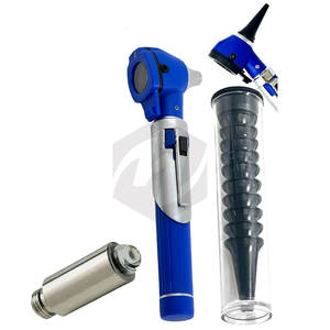 Otoscope de poche compact avec deux embouts de speculum, ampoule de rechange supplémentaire et pochette de protection pour l'examen des oreilles - Product Image 4