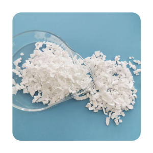 Escamas Blancas de CaCl2 al 74% para Sistemas de Refrigeración, Operaciones Mineras, Mezcla Química y Plantas de Procesamiento Textil - Product Image 1
