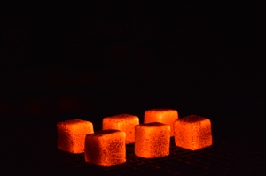 Carbón de Coco Coco Riki Cube, Briquetas de Carbón Negro para Hookah, Contenido de Ceniza Premium <2.5%, Carbón para Shisha de Larga Duración 7000-8000 - Product Image 4