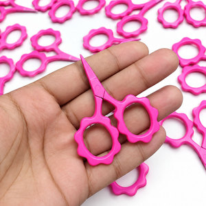 Mini Tijeras de Bordado con Mango de Flor, Tijeras de Costura con Punta Afilada para Cortar Hilo - Product Image 4