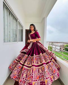 Lehenga Choli Anarkali de Algodón con Estampado Digital en Relieve Color Borgoña, Vestido Étnico Largo para Mujer, Reversible, Corte Regular, para Fiesta - Product Image 2