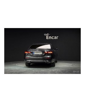 Mercedes-Benz Classe E E350 4MATIC Avantgarde Modèle décembre 2022 5 033 km Boîte de vitesses automatique Sièges en cuir Volant à gauche Arrière - Product Image 3