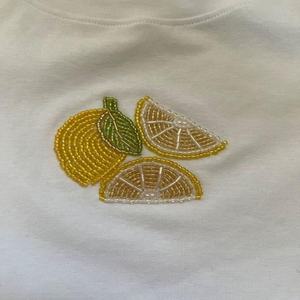 Crop tops brodés en coton et soie, ornés de perles, design personnalisé, faits main, style bohème tendance, pour événements, logo personnalisé - Product Image 5