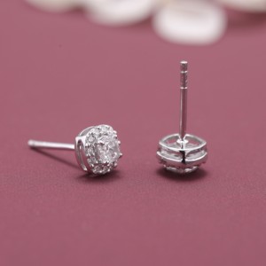 Boucles d'oreilles clous en diamant de laboratoire certifié IGI, taille coussin, avec halo, en or blanc/rose et or jaune 14 carats, micro-pavé de diamants - Product Image 6