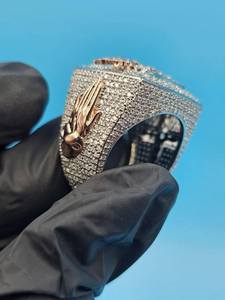 แหวนหมั้นเพชรโมอิสซาไนต์สำหรับผู้หญิง หรูหรา เงินแท้ 925 ประดับเพชรเต็มวง สไตล์ฮิปฮอป สำหรับงานแต่งงานและวันครบรอบ - Product Image 4