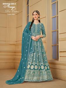 Colección de Vestidos Largos de Fiesta en Faux Georgette con Bordados y Dupatta, Proveedor de Moda Femenina de Surat - Product Image 5