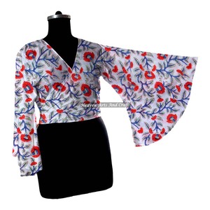 Top de algodón estilo retro de los años 70 para mujer, con lazo en la espalda, estampado floral, talla única, top sostenible con estampado a mano. - Product Image 5