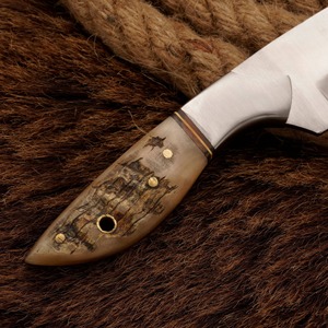 Couteau de chasse artisanal sur mesure, lame en acier inoxydable à pointe tombante, manche en corne avec étui en cuir, qualité industrielle - Product Image 2