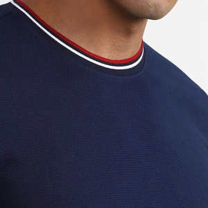 เสื้อยืดพิมพ์ลายผู้ชาย Urban Style 220 กรัม ผ้าฝ้ายเนื้อหนัก พรีเมียม ลายกราฟิก นุ่ม ระบายอากาศดี ทันสมัย สวมใส่สบาย เหมาะกับฤดูร้อน - Product Image 6