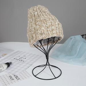 Bonnets en tricot personnalisés avec logo, 100% acrylique, unisexe, ajustables, broderie décorative pour étiquettes de vêtements - Product Image 3