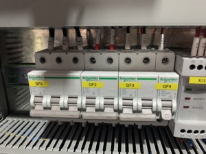 เครื่องพับไฮดรอลิกแนวนอน <span class=keywords><strong>ZEMO</strong></span> 60 ตัน ระบบเซอร์โวซิงโครไนซ์ อัตโนมัติเต็มรูปแบบ ความแม่นยำสูง - Product Image 5