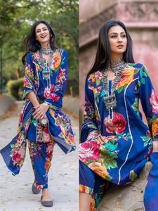 ชุดส่าหรีผู้หญิง NIYANI ลายดอกไม้สีฟ้าสำหรับฤดูร้อน ผ้าโพลีเอสเตอร์ แห้งเร็ว ทรงปกติ ความยาวระดับข้อเท้า สวมใส่สบายๆ - Product Image 5