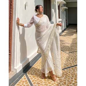 Sari Blanco con Silueta Recta y Detalles Dorados - Product Image 6