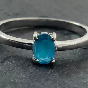Anillo Vintage de Plata de Ley con Topacio, Talla P, Hecho a Mano, Joyería con Gema Azul, Anillo Elegante de Moda, Regalo para Mujer - Product Image 1