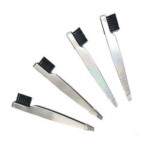 Pince à épiler en acier inoxydable à pointe fine, design moderne et durable, avec brosse à poils noirs pour une mise en forme précise - Product Image 1