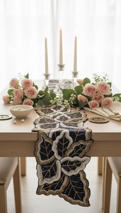 Chemin de table brodé à la main avec perles, motif floral, tissu noir et or, style bohème, forme irrégulière, tapis et sous-plats - Product Image 4