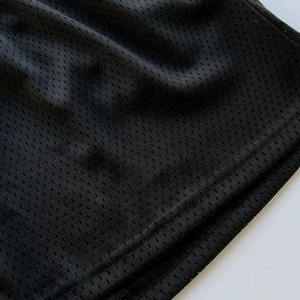 Shorts de jogging unisexe tendance OEM, imprimés par sublimation, en toile, avec logo personnalisé, pour le basketball, pour femmes et hommes, motif uni - Product Image 3