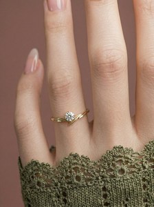 แหวนเพชรทรงกลม 0.30 กะรัต ผลิตในห้องปฏิบัติการ ดีไซน์ใบไม้ประณีต สำหรับผู้หญิง ทองคำขาว 14K เหมาะสำหรับงานแต่งงาน ของขวัญแทนใจสำหรับคนรัก - Product Image 2