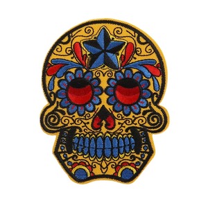 Parches de chenilla 3D de gran venta, logotipo personalizado, para coser, forma de corazón, tela de sarga, adhesivos, borde merrow, diseño de bordado de esqueleto - Product Image 1