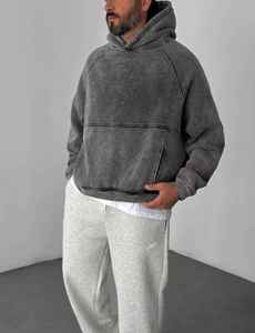 Sweat à capuche pour homme en coton, coupe oversize, style streetwear, avec patchs brodés effet vieilli et logo personnalisé texturé - Product Image 6