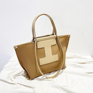 2026 Wholesale PU Leather Tote Bag for Women <b>Large</b> Capacity Waterproof Handbag, Custom Logo Solid Color Luxury with Two Straps - Product Image 2