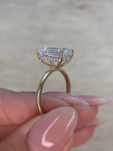 Anillo de compromiso con halo oculto de 6.10 CT con corte esmeralda, cultivado en laboratorio, certificado IGI F-VVS2, anillo de oro macizo de 18k, anillo con diamante de laboratorio - Product Image 3