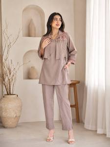 Ensemble de costume brodé pour femmes, détails floraux, coupe ample, tenue décontractée, manches trois quarts, tunique en coton Oxford, ensemble pantalon, été - Product Image 2