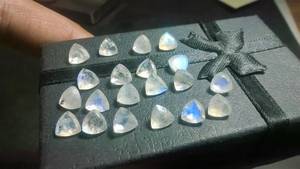 <b>Top</b> High Quality Natural <b>Rainbow</b> Moonstone Trillion Faceted Cut Wholesale Cabochon Loose Gemstone Women Latest Jewelry Making - Product Image 4