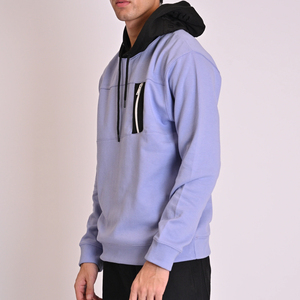Sweat-shirt à capuche bleu clair pour homme avec capuche noire contrastante et poche zippée, haut décontracté à manches longues - Product Image 3