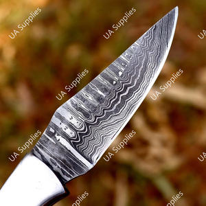 Cuchillos Plegables de Acero Damasco Hechos a Mano con Punta Clip, Grado Industrial, para Camping y Caza, con Madera de Olivo, Venta al por Mayor OEM/ODM - Product Image 5