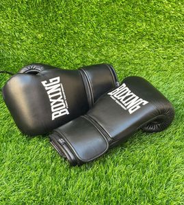 Guantes de Entrenamiento de MMA, Kickboxing y Muay Thai Personalizados de Alta Calidad, Ligeros, de Cuero Genuino Premium, Transpirables y con Muñequera Ajustable - Product Image 5