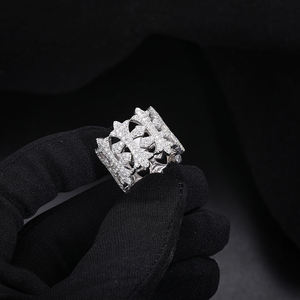 Anillo de Plata Maciza para Hombre, Estilo Hip Hop, con Incrustaciones de Moissanita y Diamantes de Laboratorio, Diseño de Cruz Eterna y Múltiples Cruces, Joyería Brillante y Audaz - Product Image 3