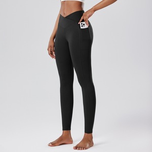 Legging Capri Gainant Personnalisé pour Femme – Taille Haute, Effet Seconde Peau, Idéal Entraînement - Product Image 6