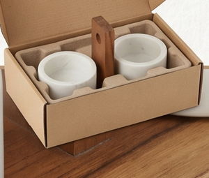 Ensemble artisanal de salières et poivrières en marbre avec base en bois – Outils durables pour herbes et épices, idéal pour la cuisine, accent de table élégant - Product Image 6