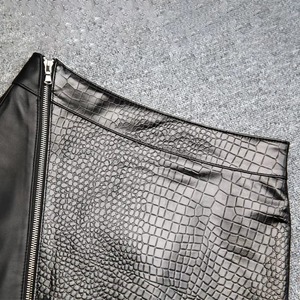 Jupe plissée en cuir sur mesure de haute qualité pour femmes, mode moderne, marque privée haut de gamme, service d'échantillons OEM ODM disponible - Product Image 5