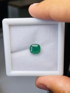 Émeraude naturelle certifiée IGI de qualité AAA, taille coussin, lueur excellente, couleur verte, origine Zambie, polissage parfait, 3,86 carats - Product Image 4